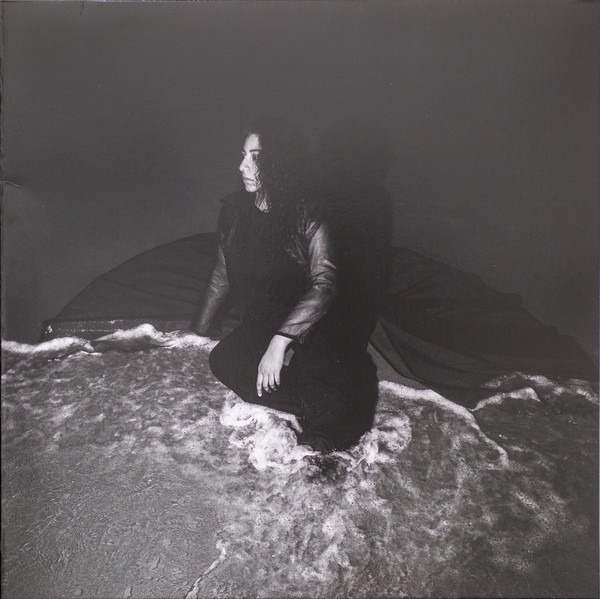 Arooj Aftab – Night Reign